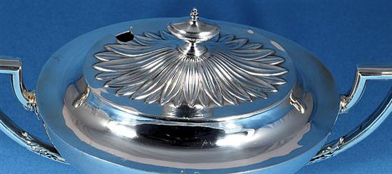 An Edwardian silver two handled sauce tureen on pedestal foot, by William Aitken, width 230mm, weight 12.3oz/385grms.